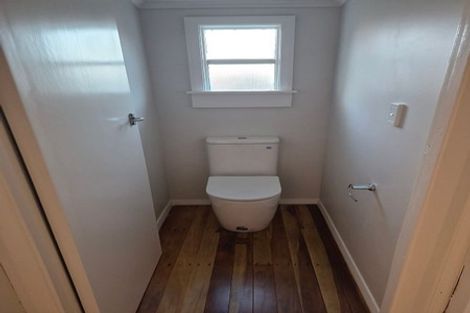 Photo of property in 1 Mckenzie Terrace, Carterton, 5713