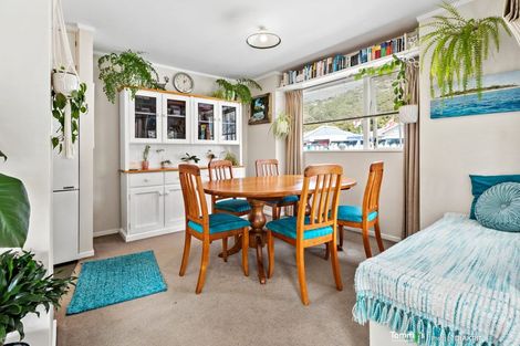 Photo of property in 165c Queens Drive, Lyall Bay, Wellington, 6022