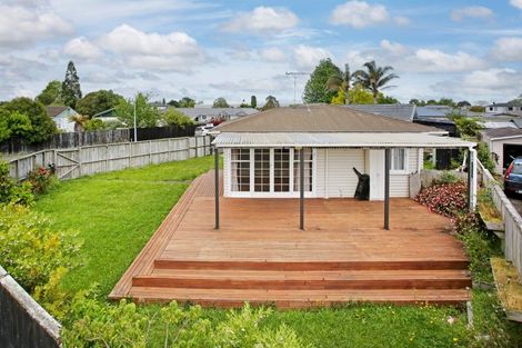 Photo of property in 1/1 Cooper Place, Papakura, 2110