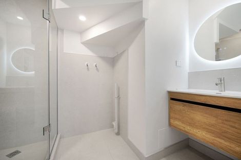 Photo of property in 1/9 Aeroview Drive, Beach Haven, Auckland, 0626