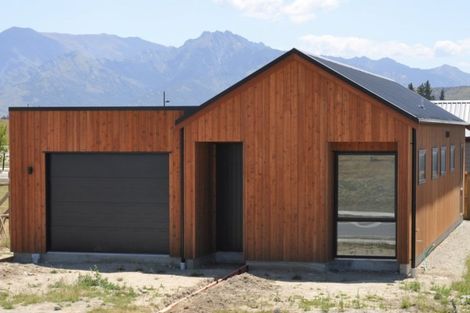 Photo of property in 40 Obelisk Street, Wanaka, 9305