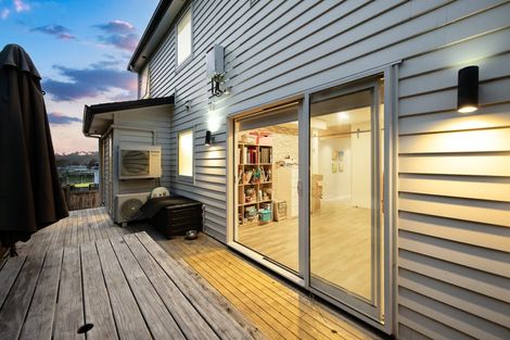 Photo of property in 34 Cavalli Road, Long Bay, Auckland, 0630