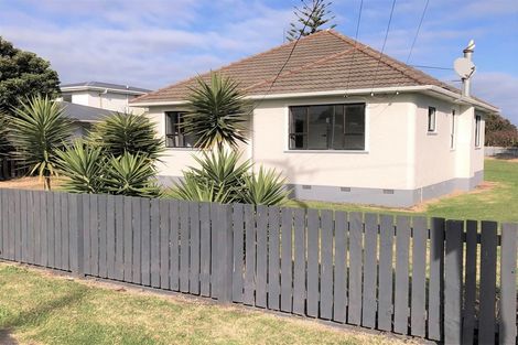 Photo of property in 217 Puriri Street, Castlecliff, Whanganui, 4501