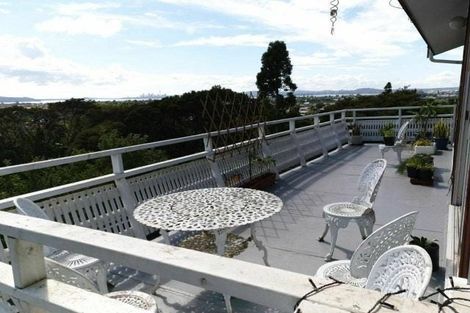 Photo of property in 85a Colwill Road, Massey, Auckland, 0614
