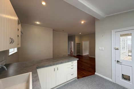 Photo of property in 20 Northland Road, Northland, Wellington, 6012