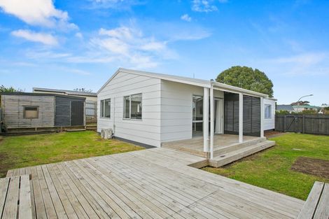 Photo of property in 15 Oleander Place, Bell Block, New Plymouth, 4312