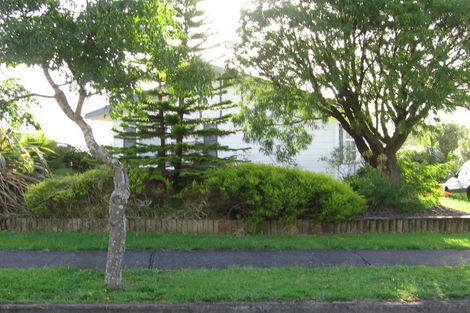 Photo of property in 18 Majesty Place, Half Moon Bay, Auckland, 2012