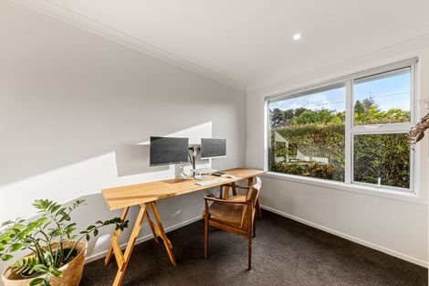 Photo of property in 4 Divich Avenue, Te Atatu South, Auckland, 0610