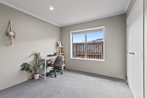 Photo of property in 9 Whitford Place, Rototuna North, Hamilton, 3210