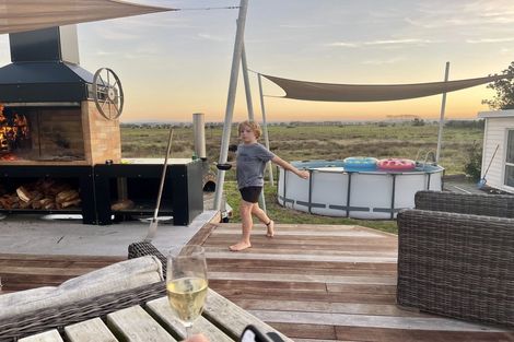 Photo of property in 188 Pukehina Parade, Pukehina, 3189