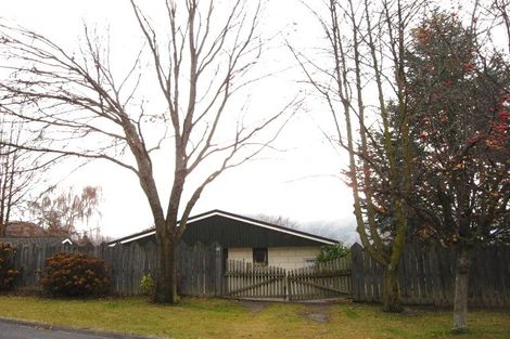 Photo of property in 15 Reid Crescent, Arrowtown, 9302