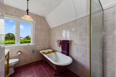 Photo of property in 69 Forest Lake Road, Forest Lake, Hamilton, 3200