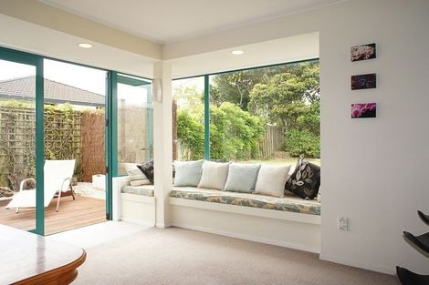 Photo of property in 5 Jan Higgins Place, Golflands, Auckland, 2013