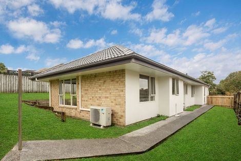 Photo of property in 17 Cretian Crescent, Henderson, Auckland, 0612