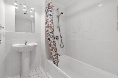 Photo of property in The Rennaissance, 5j/18 Ronwood Avenue, Manukau, Auckland, 2104