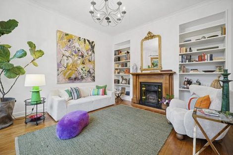 Photo of property in 17 Park Street, Thorndon, Wellington, 6011