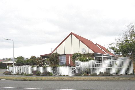 Photo of property in 141 Queenspark Drive, Parklands, Christchurch, 8083