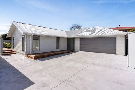Photo of property in 9a Strandon Place, Strandon, New Plymouth, 4312