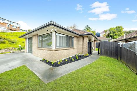 Photo of property in 2/23 Lowburn Place, Clover Park, Auckland, 2019