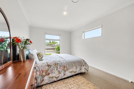 Photo of property in 10 Speldhurst Grove, Stokes Valley, Lower Hutt, 5019