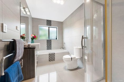 Photo of property in 41c Redoubt Road, Goodwood Heights, Auckland, 2105