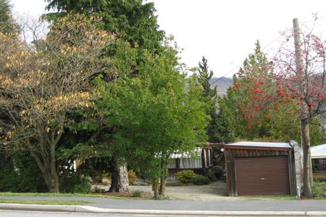Photo of property in 124 Beacon Point Road, Wanaka, 9305