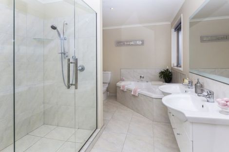 Photo of property in 54 Westpark Drive, Burnside, Christchurch, 8053