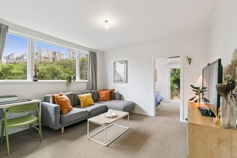 Photo of property in 3/8 Mataroa Avenue, Northland, Wellington, 6012