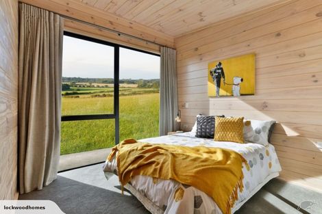 Photo of property in 1994 Great South Road, Bombay, 2675