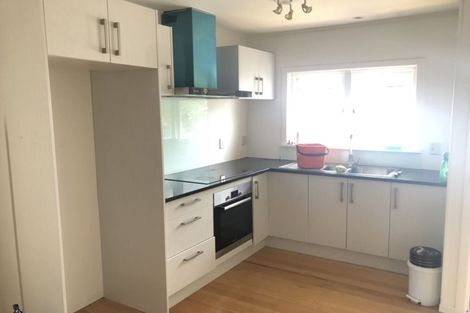 Photo of property in 100 Gossamer Drive, Pakuranga Heights, Auckland, 2010