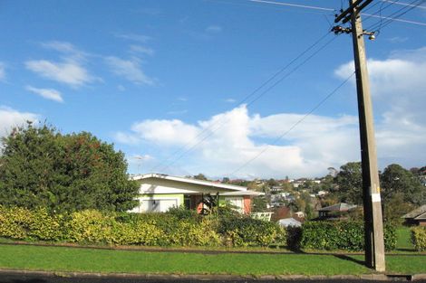 Photo of property in 158 Mellons Bay Road, Mellons Bay, Auckland, 2014