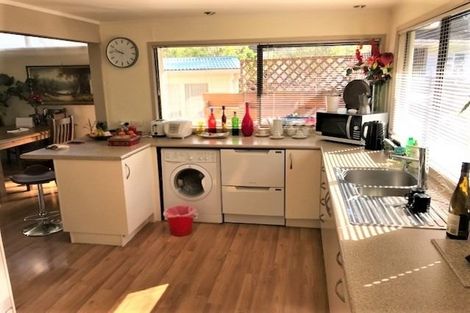 Photo of property in 20a Regency Place, Sunnynook, Auckland, 0632