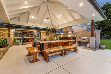 Photo of property in 89 Burnside Road, Ardmore, Papakura, 2582