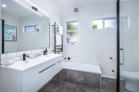 Photo of property in 1 The Spinney, Titahi Bay, Porirua, 5022