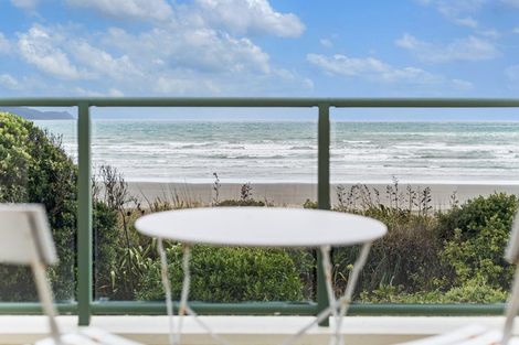 Photo of property in 69 Field Way, Waikanae Beach, Waikanae, 5036