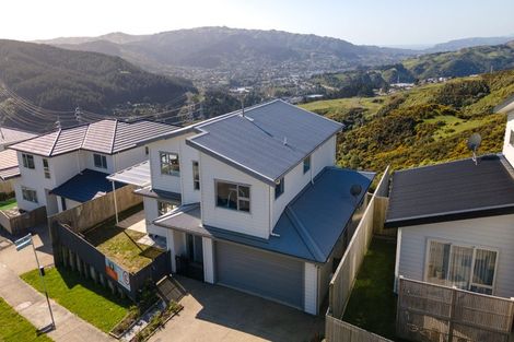 Photo of property in 35 Havana Rise, Grenada Village, Wellington, 6037