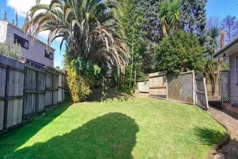 Photo of property in 21 Raelene Place, Massey, Auckland, 0614