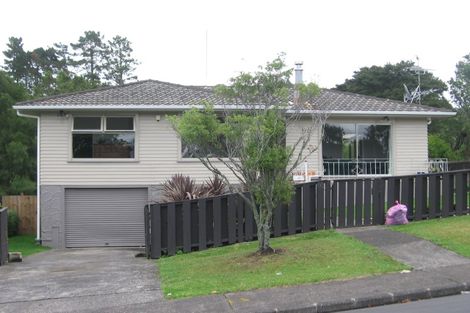 Photo of property in 60 Castleford Street, Green Bay, Auckland, 0604