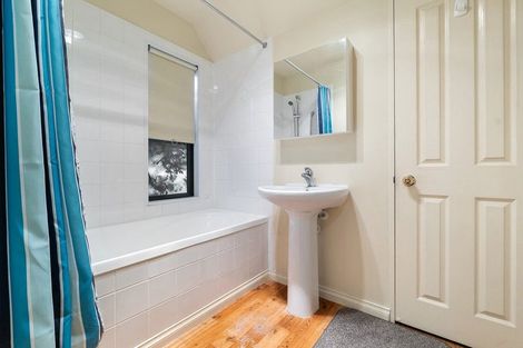 Photo of property in 2/50 Crofton Road, Harewood, Christchurch, 8051