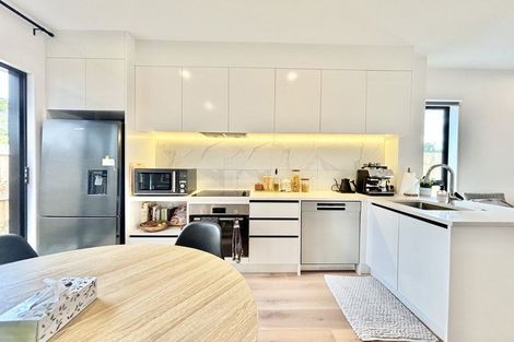 Photo of property in 3/28 Smythe Road, Henderson, Auckland, 0612