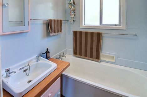 Photo of property in 1453 Masterton Castlepoint Road, Tauweru, Masterton, 5889