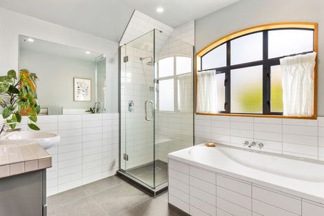 Photo of property in 2 Emerald Lane, Cashmere, Christchurch, 8022