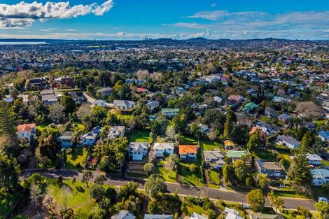 Photo of property in 12 Ragley Street, Titirangi, Auckland, 0604
