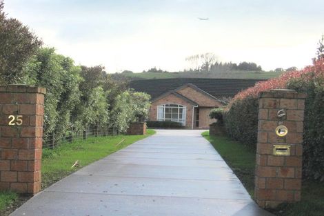 Photo of property in 25 Everlea Place, Alfriston, Auckland, 2105