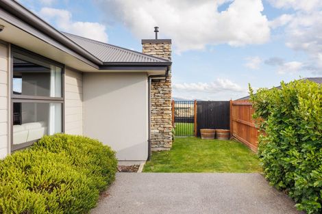 Photo of property in 156 Pacific Drive, Fitzherbert, Palmerston North, 4410