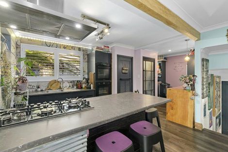 Photo of property in 27 Edelweiss Grove, Timberlea, Upper Hutt, 5018