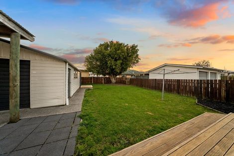 Photo of property in 37 Mckenzie Road, Mangere Bridge, Auckland, 2022