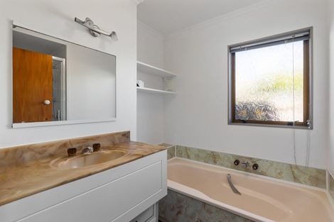 Photo of property in 5 Kinloch Place, Papakowhai, Porirua, 5024