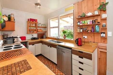 Photo of property in 49 Makiri Street, Helensville, 0800