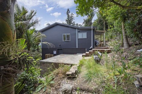 Photo of property in 6-8 Sylvan Glade, Piha, New Lynn, 0772